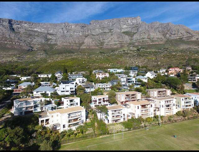 2 BEDROOM APARTMENT FOR SALE IN ORANJEZICHT